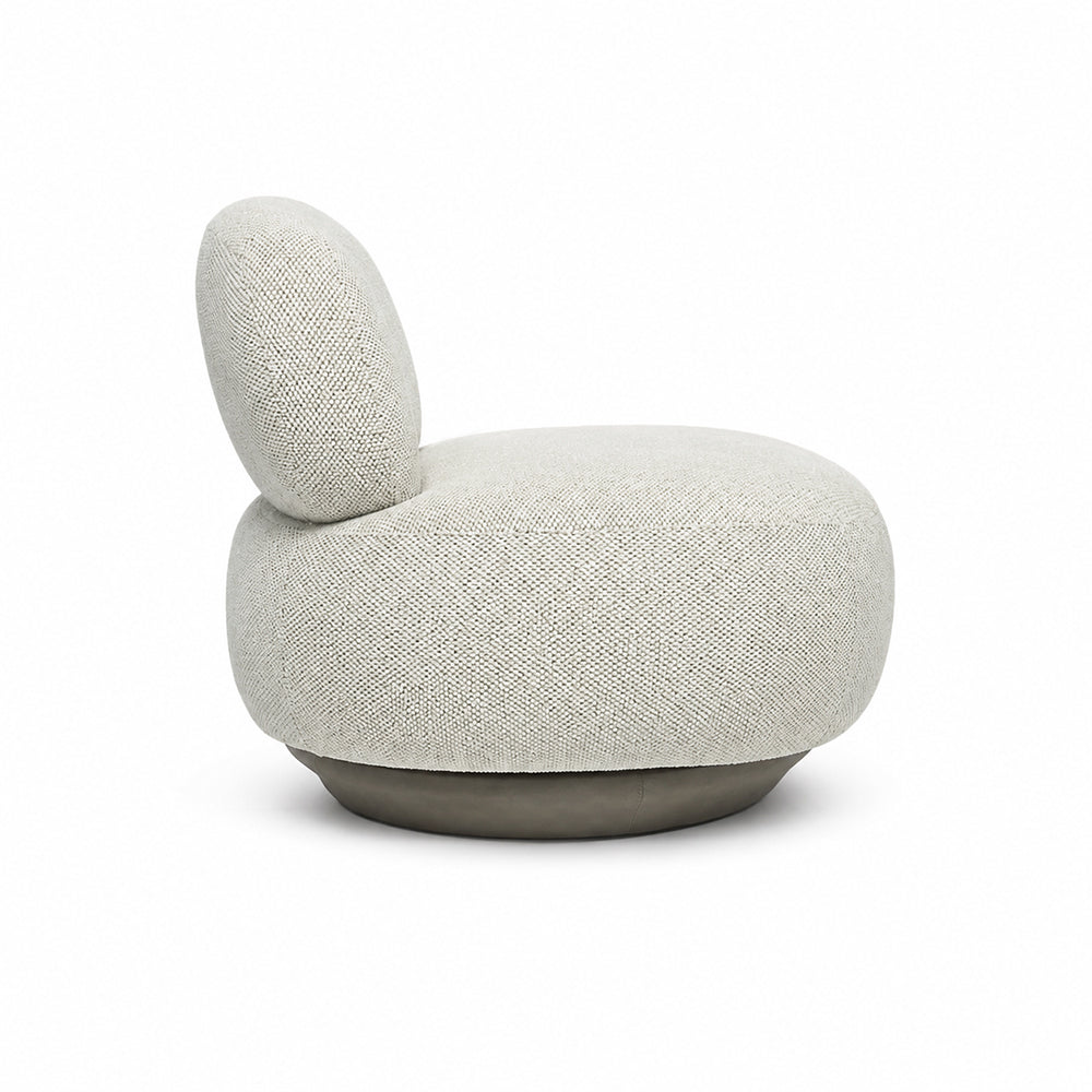 Oakenfield Lounge Chair