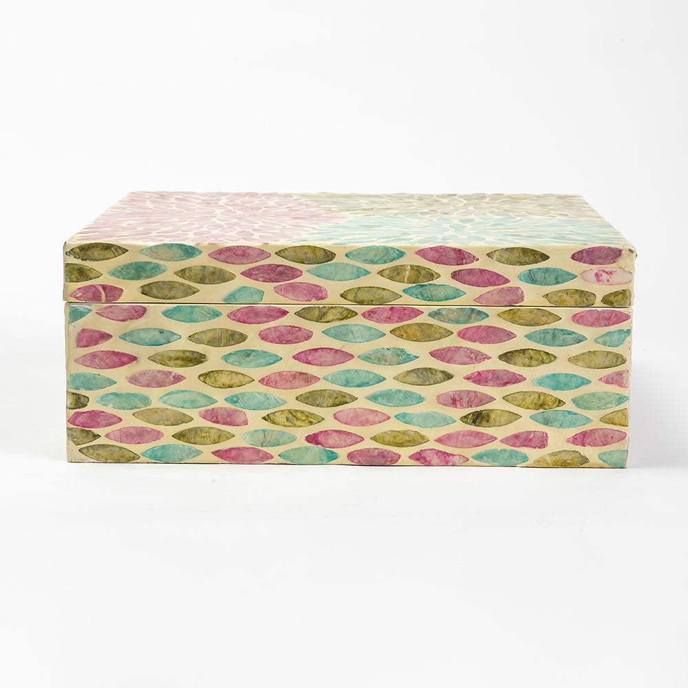 Willowmere Table Decor Piece